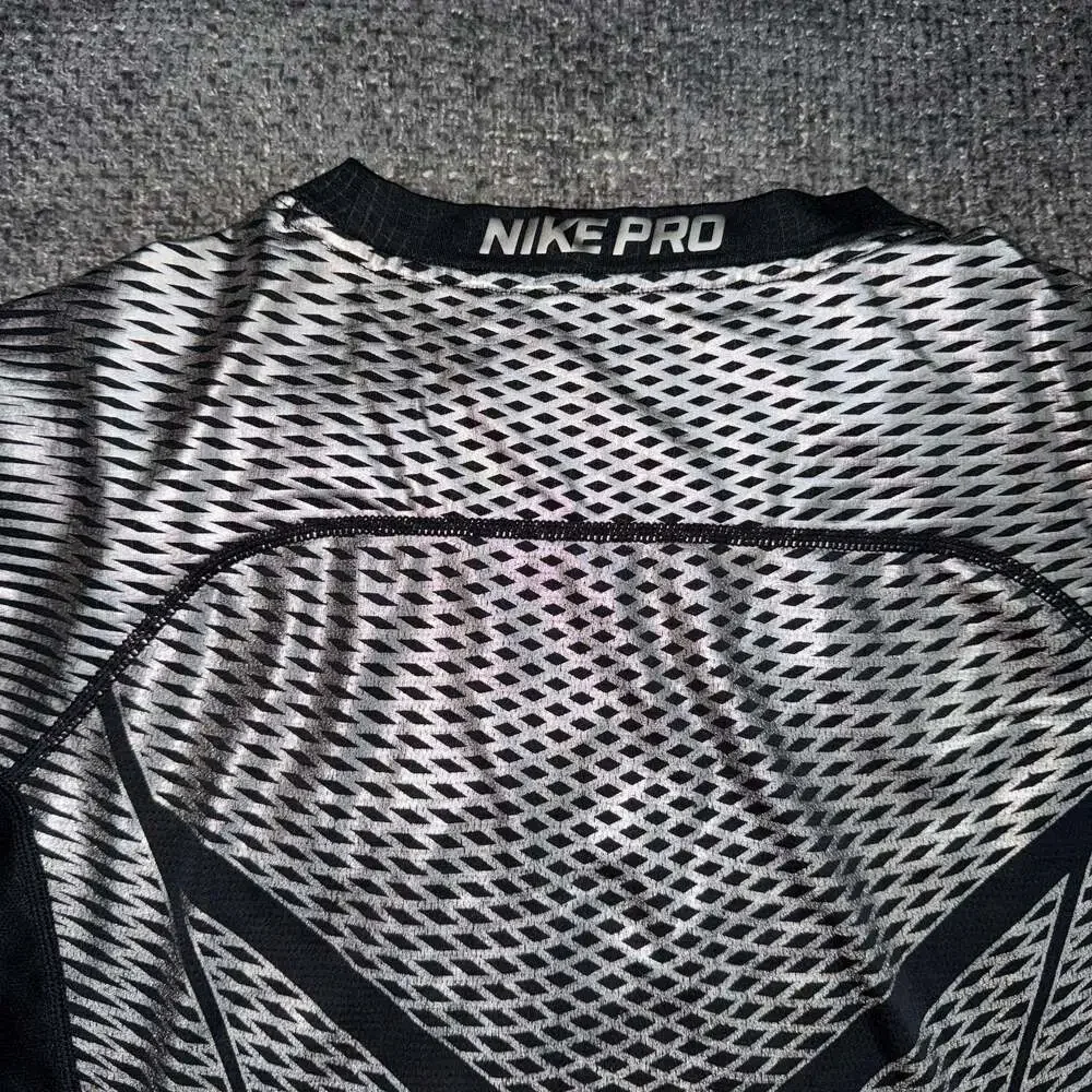 Nike Pro Hypercool Max Metalized Fitted Training Shirt